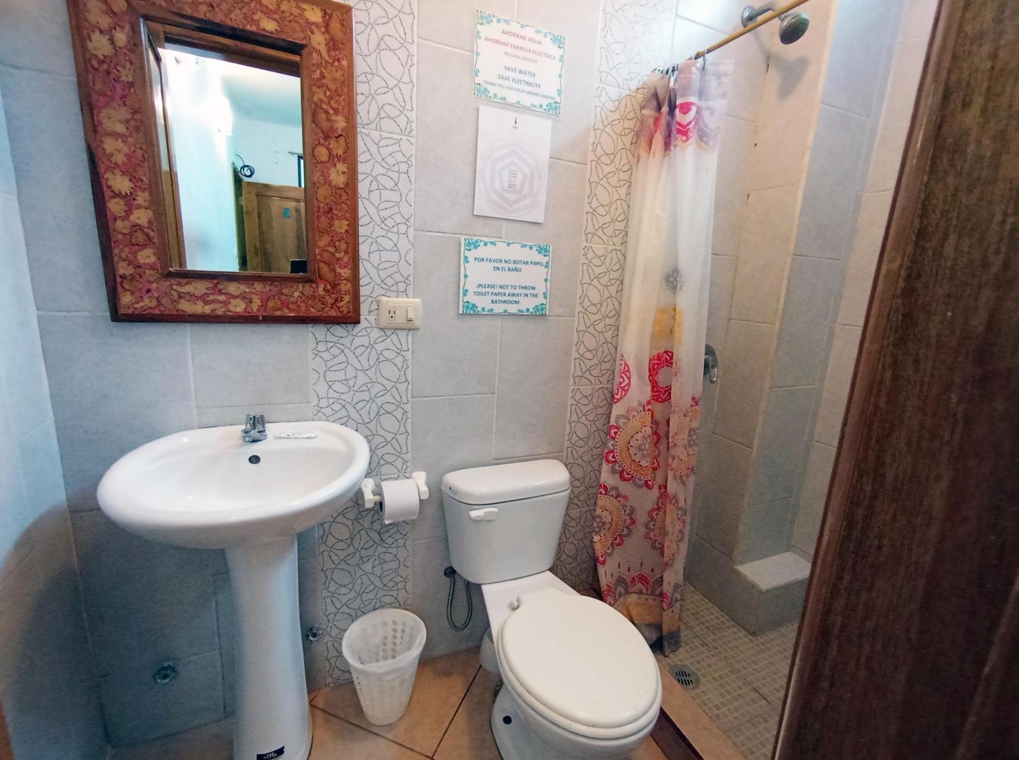 Hostal Yaku Montañita 外观 照片